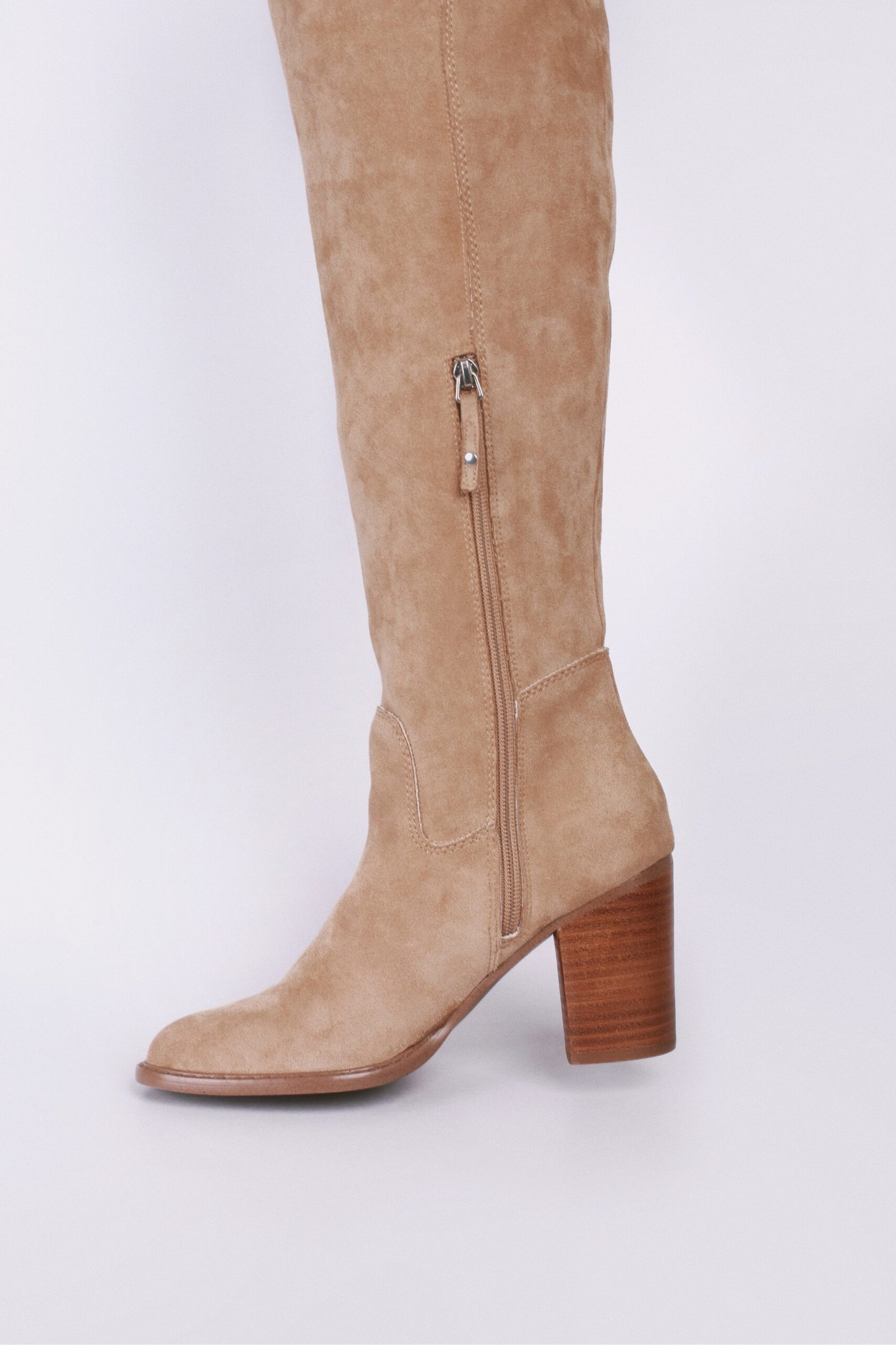 Bota vaquera larga gamuza café claro - Image 6