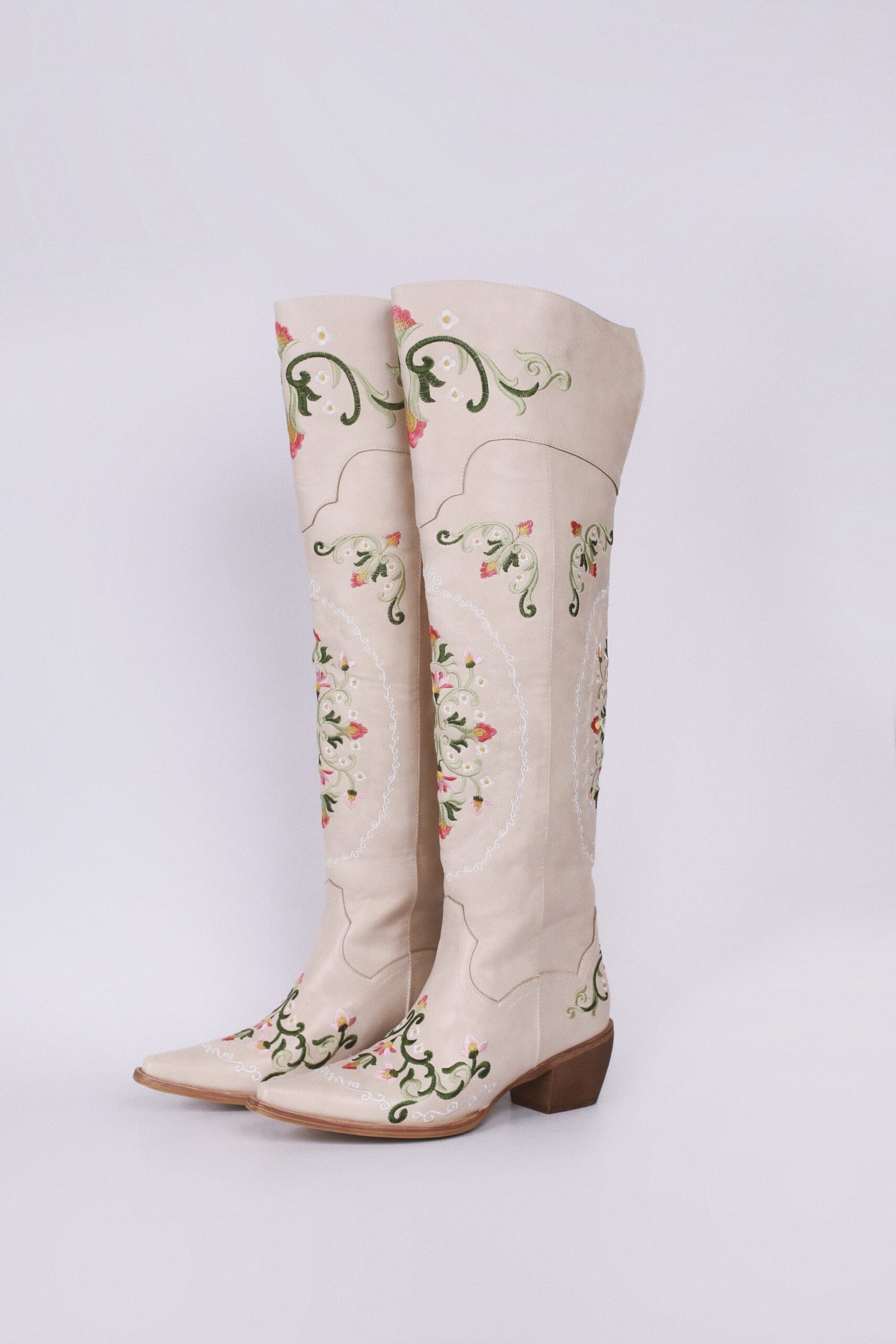 Bota larga bordada - Image 6