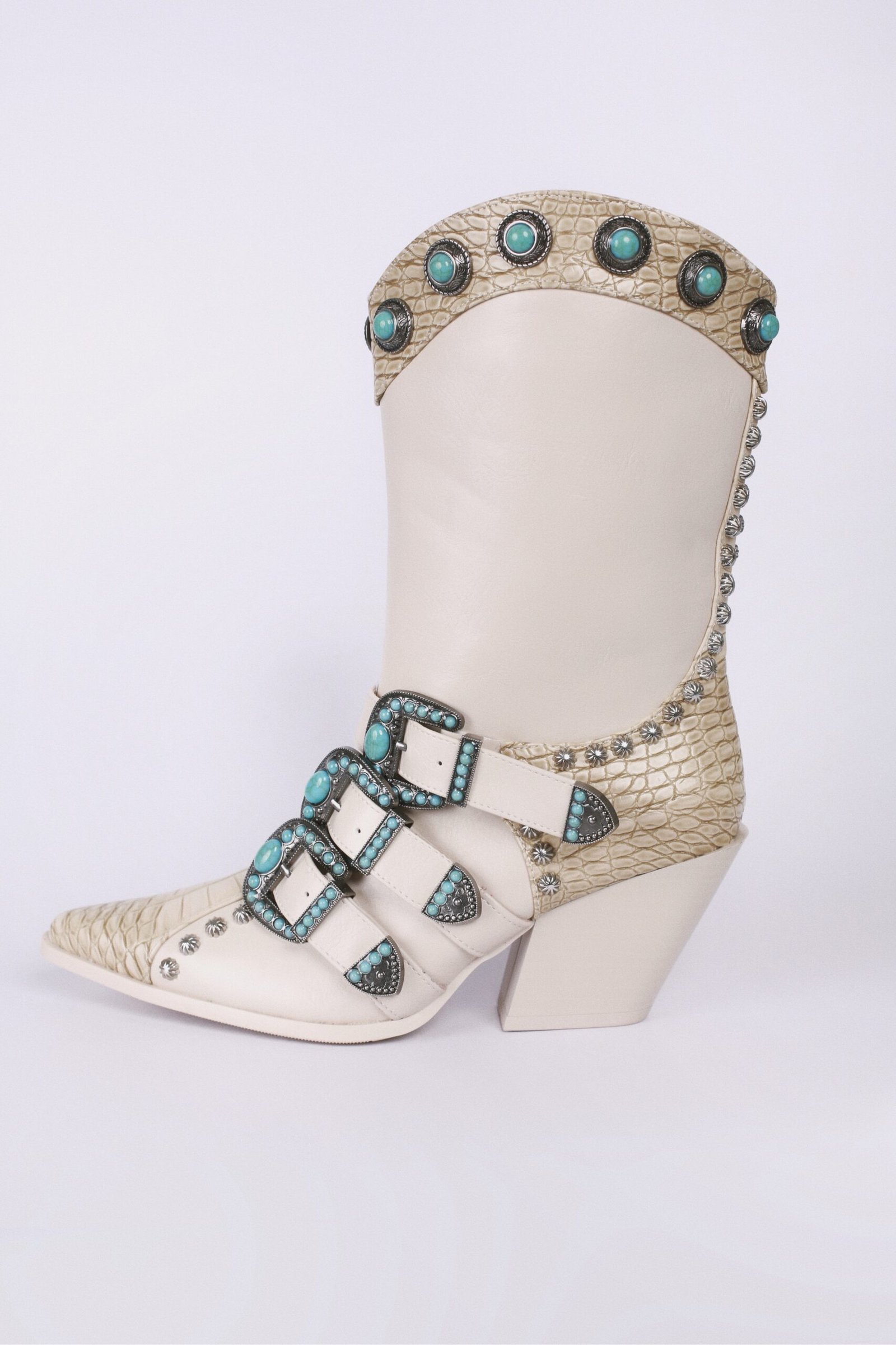 BOTA VAQUERA BLANCA PIEDRAS VERDES - Image 6