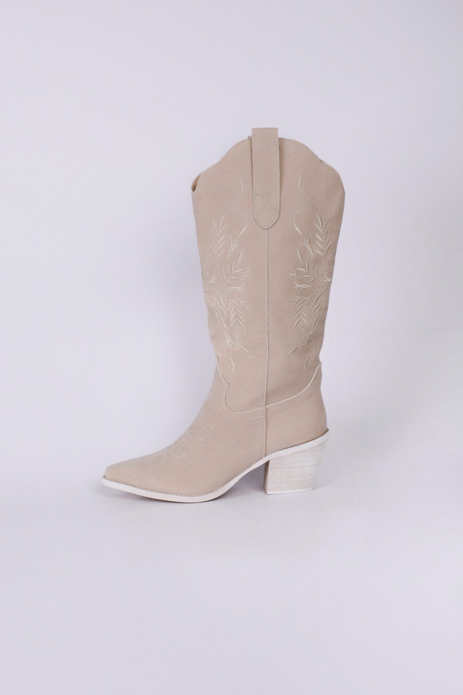 BOTA VAQUERA CORTA BEIGE SUELA BLANCA - Image 4