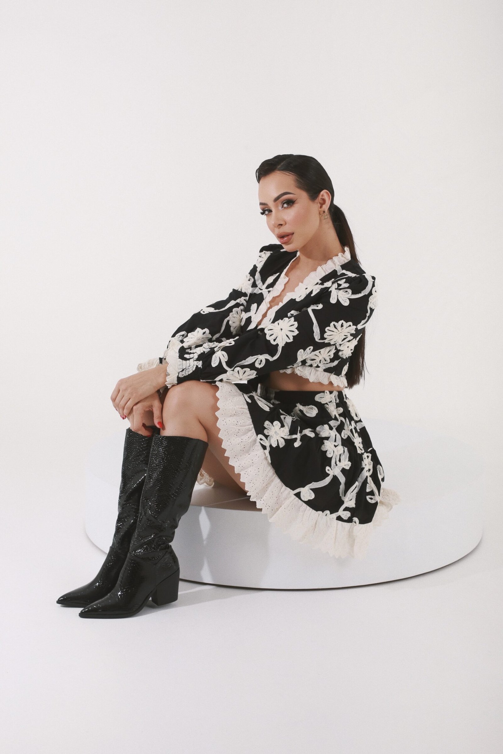 BOTA CORTA COCODRILO NEGRA - Image 3