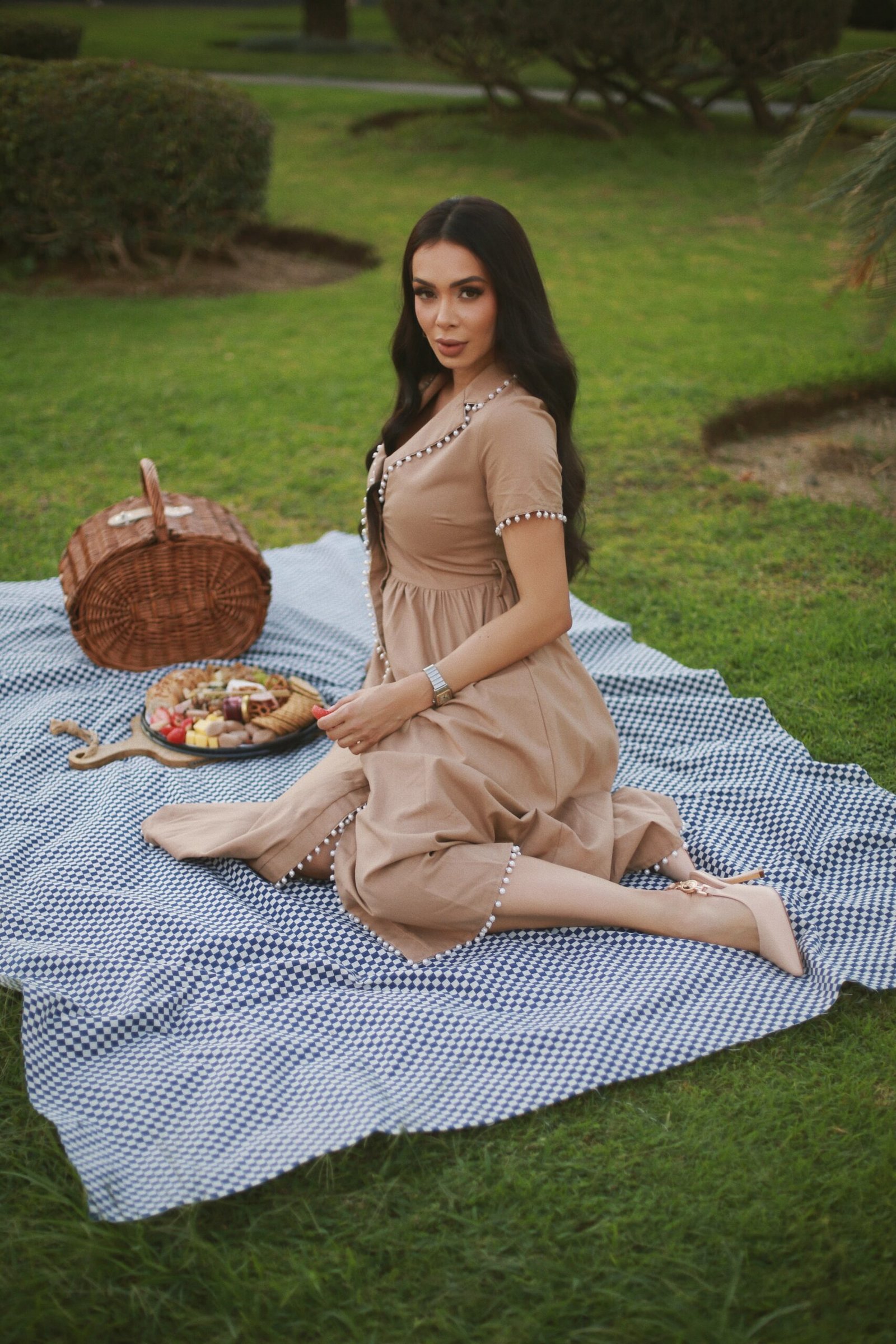 ZAPATILLA ESTILETO NUDE DETALLE DORADO V - Image 3