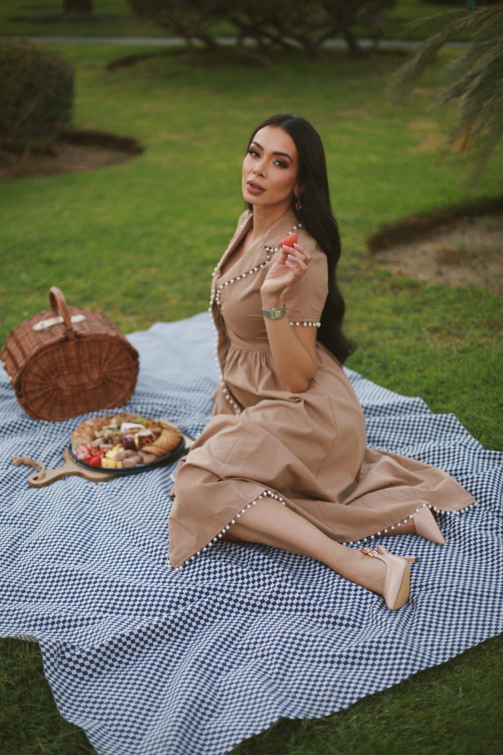 ZAPATILLA ESTILETO NUDE DETALLE DORADO V - Image 2