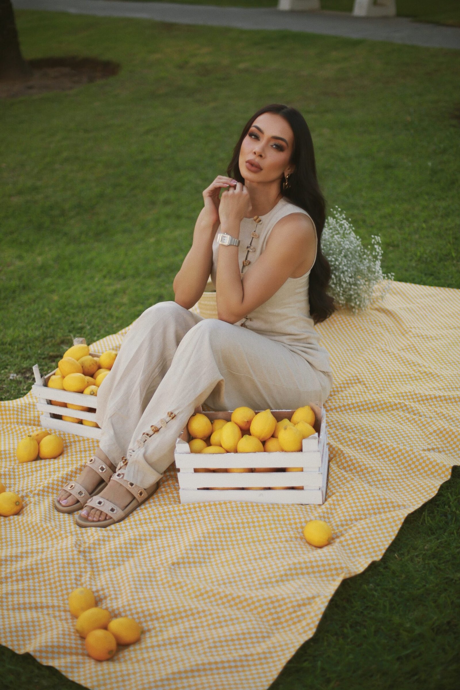 SANDALIA BEIGE ESTOPERORES DORADOS - Image 2