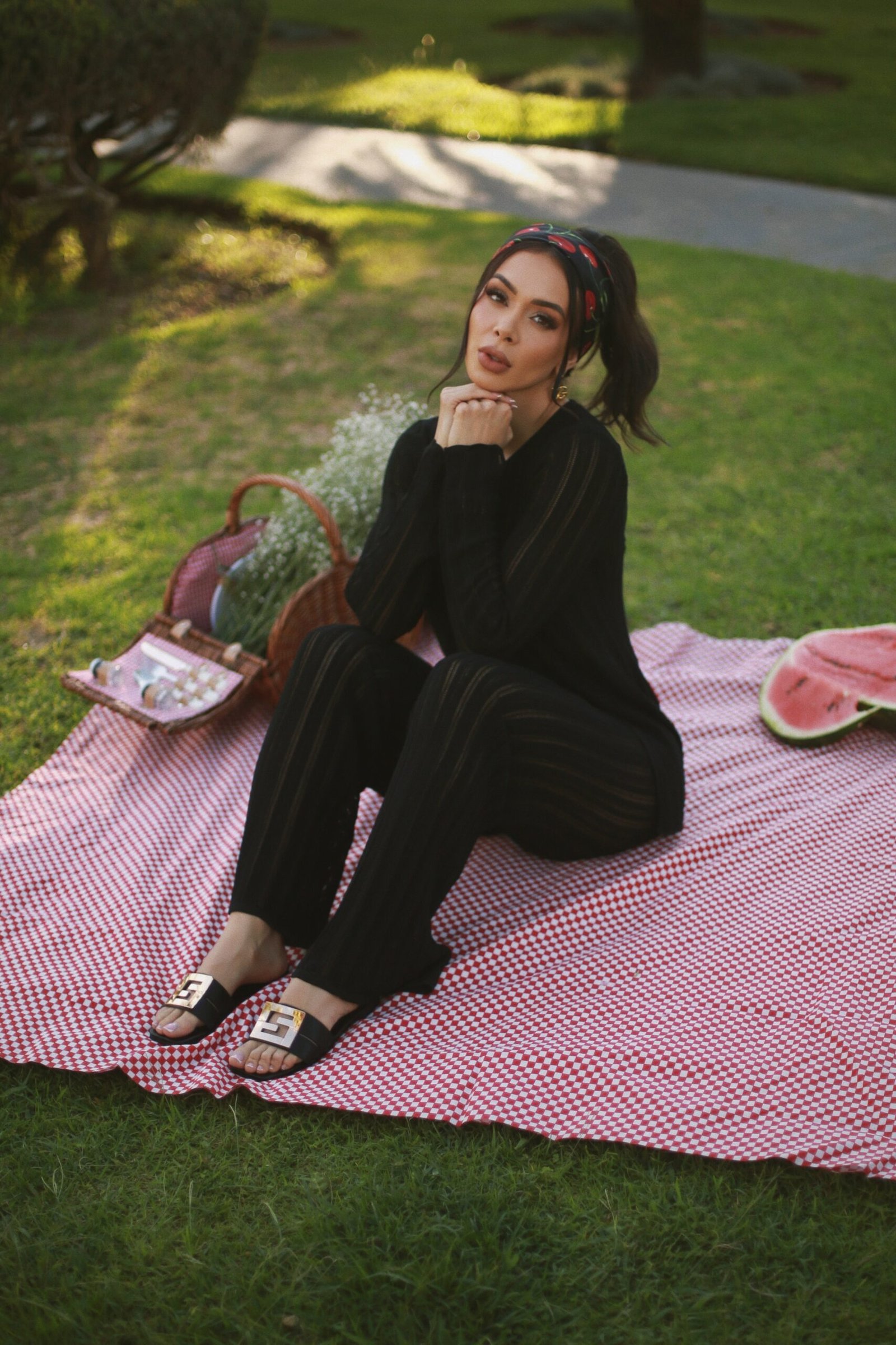 SANDALIA NEGRA HEBILLA DORADA S - Image 3