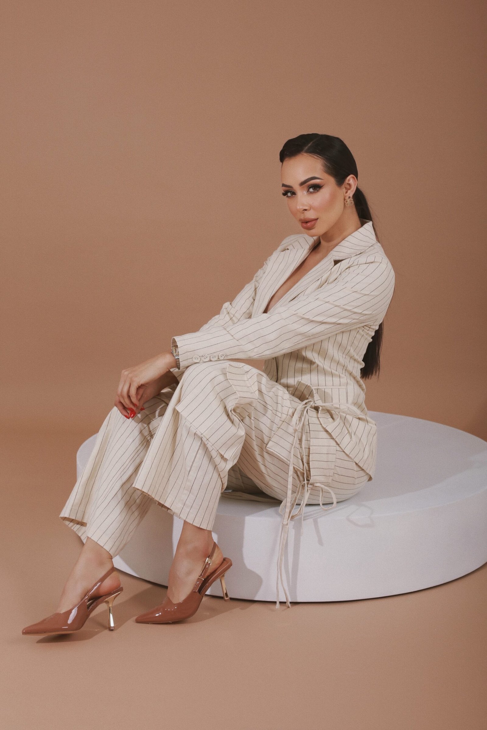 ZAPATILLA CHAROL CAFÉ BAJO - Image 3