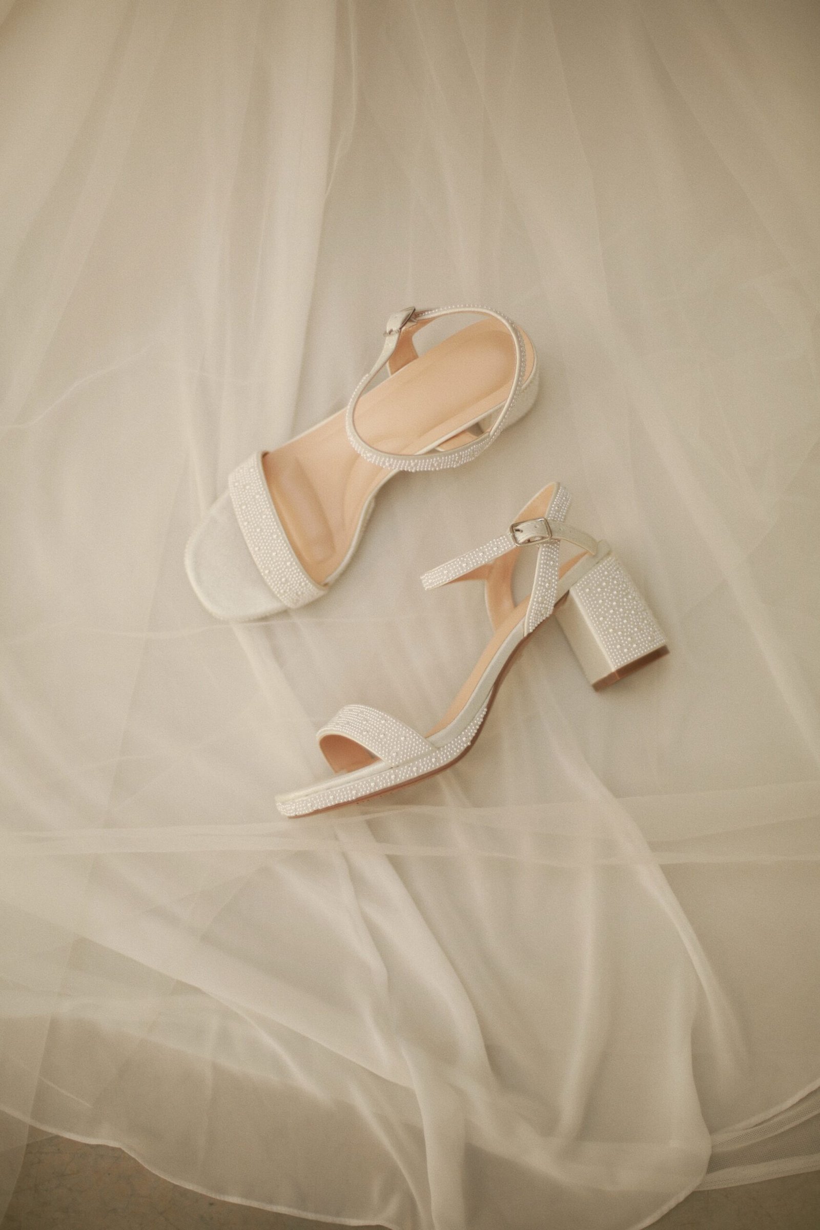 ZAPATILLAS DE NOVIA ABIERTAS CON PERLAS