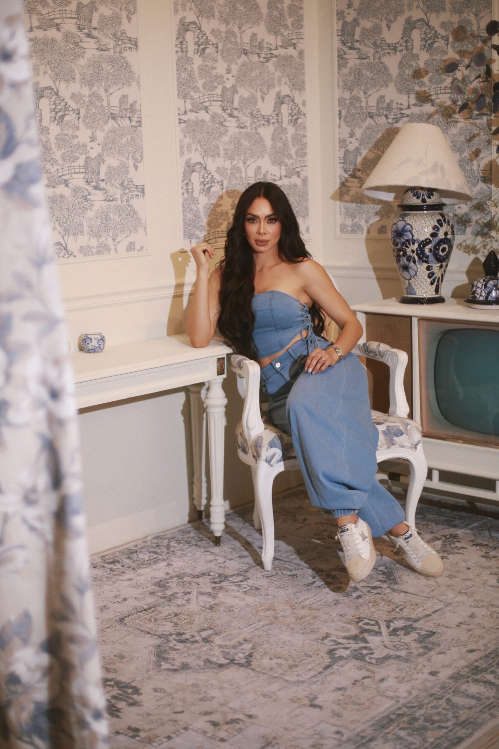 TENIS BEIGE CON DORADO ESTRELLA - Image 3