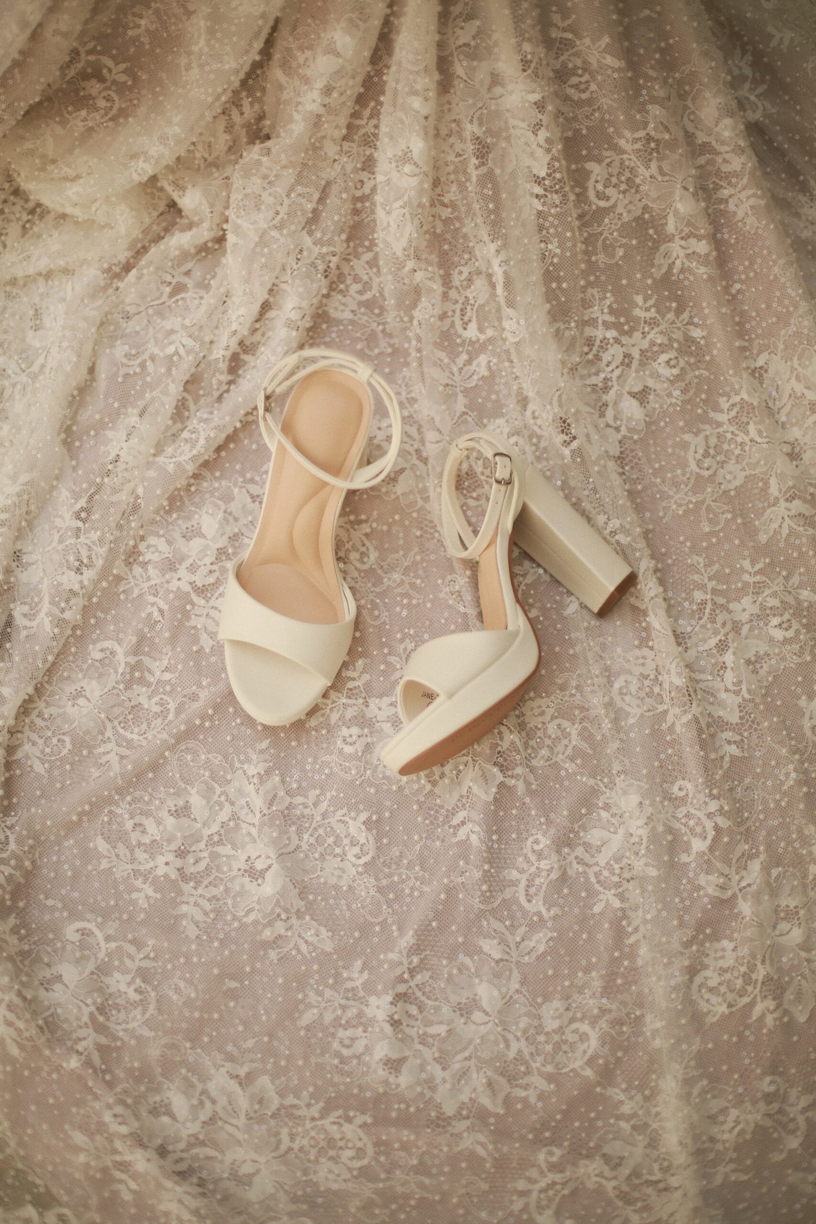 ZAPATILLA DE NOVIA PLATAFORMA BLANCA LISA