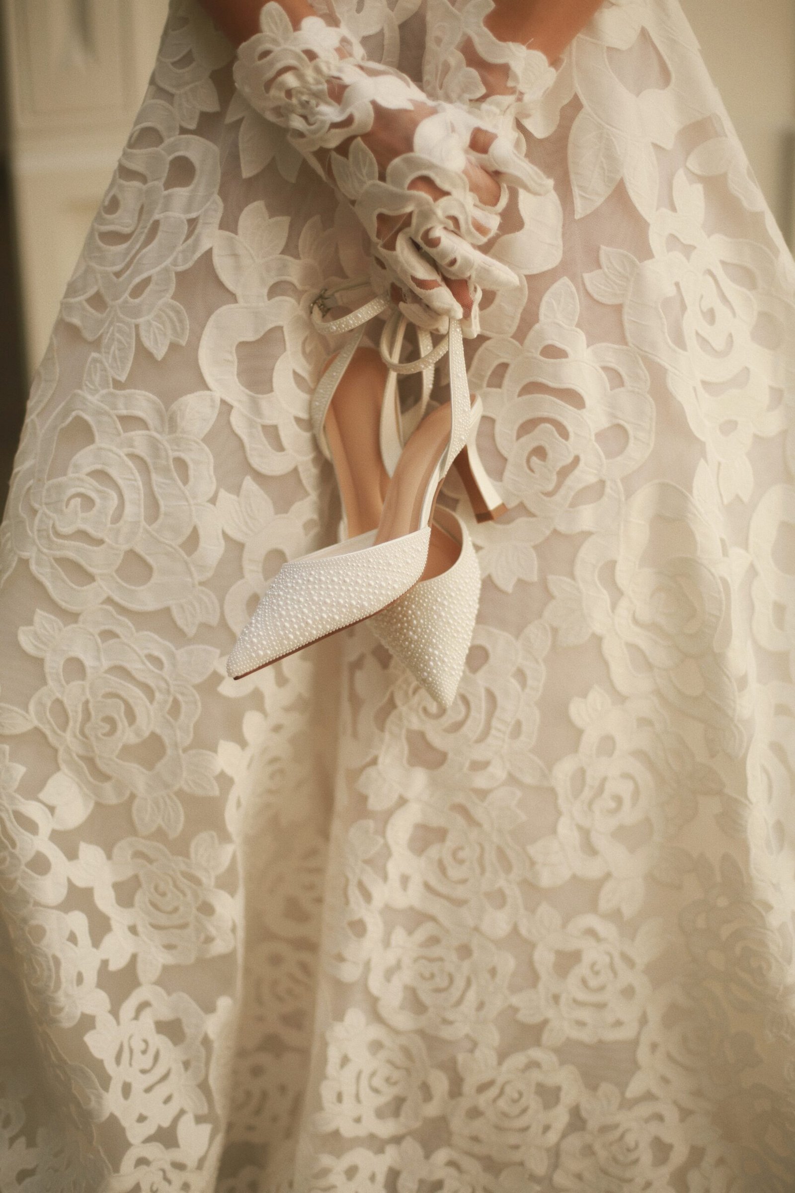 ZAPATILLA DE NOVIA ABIERTAS PERLAS BLANCAS
