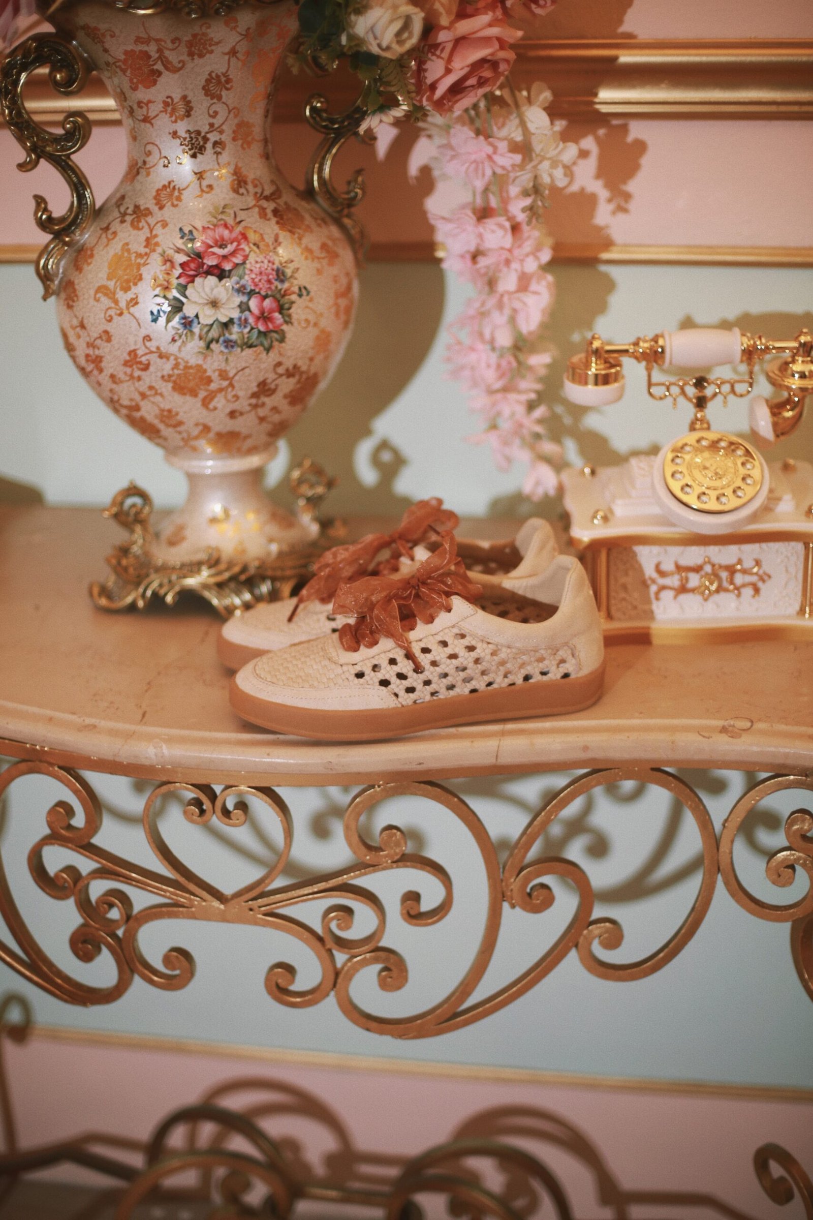 TENIS BEIGE TEJIDOS DETALLE PIEDRA